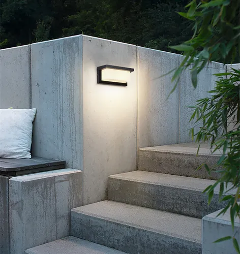 lampa zewnętrzna – oświetlenie strefy wejściowej 