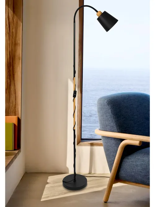 Zbliżenie klosza i włącznika na przewodzie – lampa podłogowa LEDLUX E27