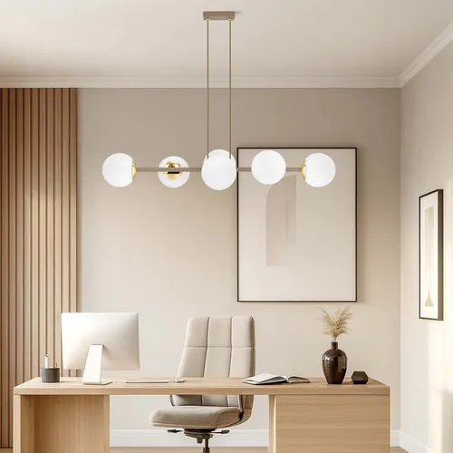 Lampa sufitowa aranżacja w salonie