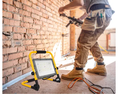 Statyw do halogenów – zastosowanie budowa, warsztat, ogród