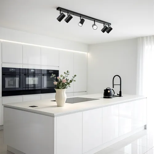 Jak zamontować żarówkę GU10 w listwie LEDLUX – wsuń, dociśnij i przekręć o 1/4 obrotu